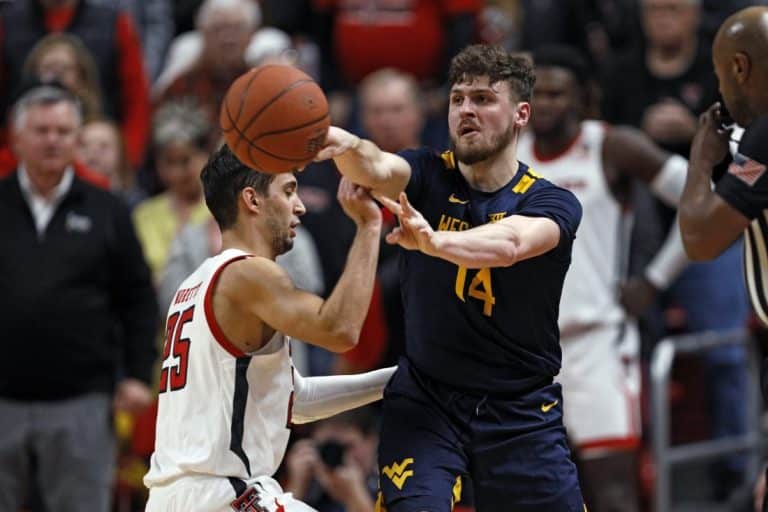 WVU holds in latest tourney projection despite OU loss