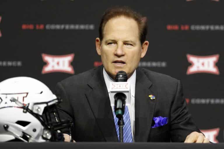 What’s Up With Les Miles?
