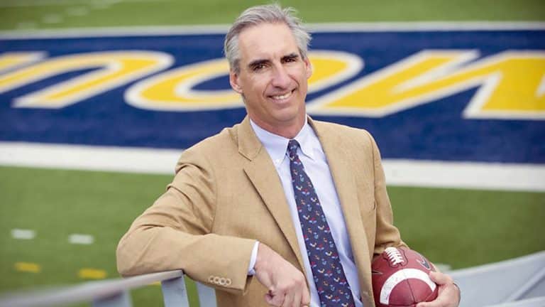 Pac-12 Hires Oliver Luck