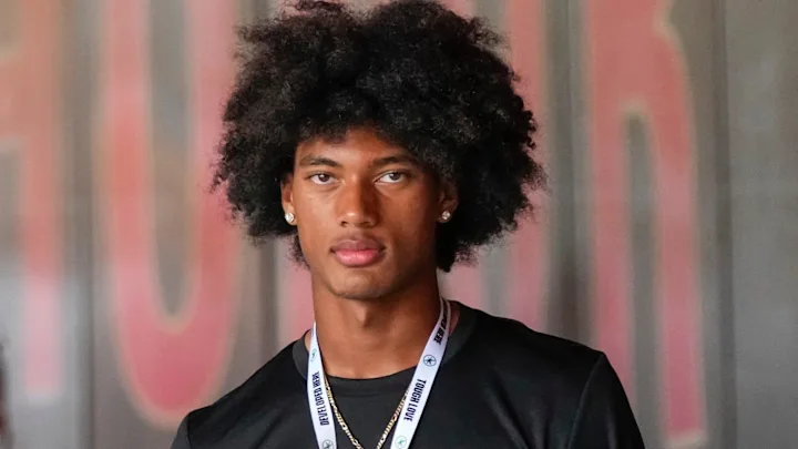 BREAKING: Five-Star WR Chris Henry Jr. Has Made His Decision 01kbn331zqsert4e0wcn